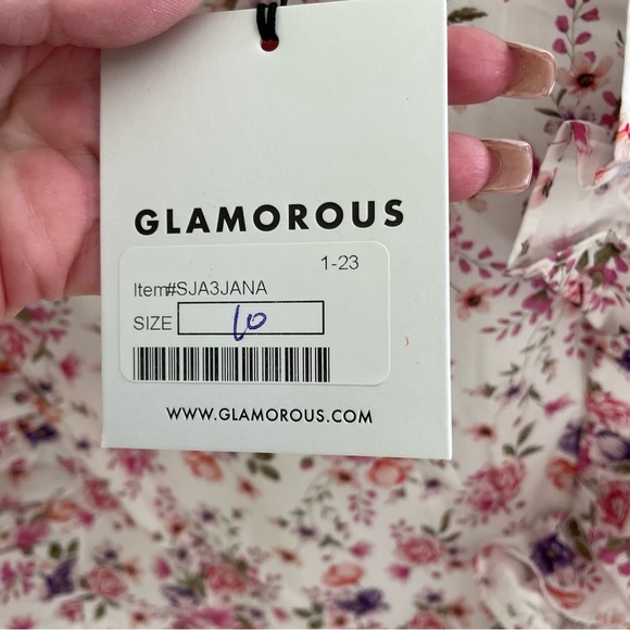 - Glamorous White Vintage Flower Crop Ruffled Blouse, NWT - Picture 12 of 13